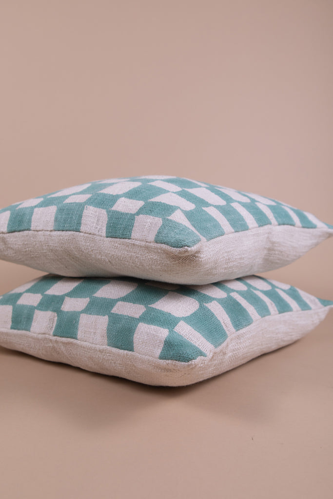 Wular - Checkered Accent Pillow Cover